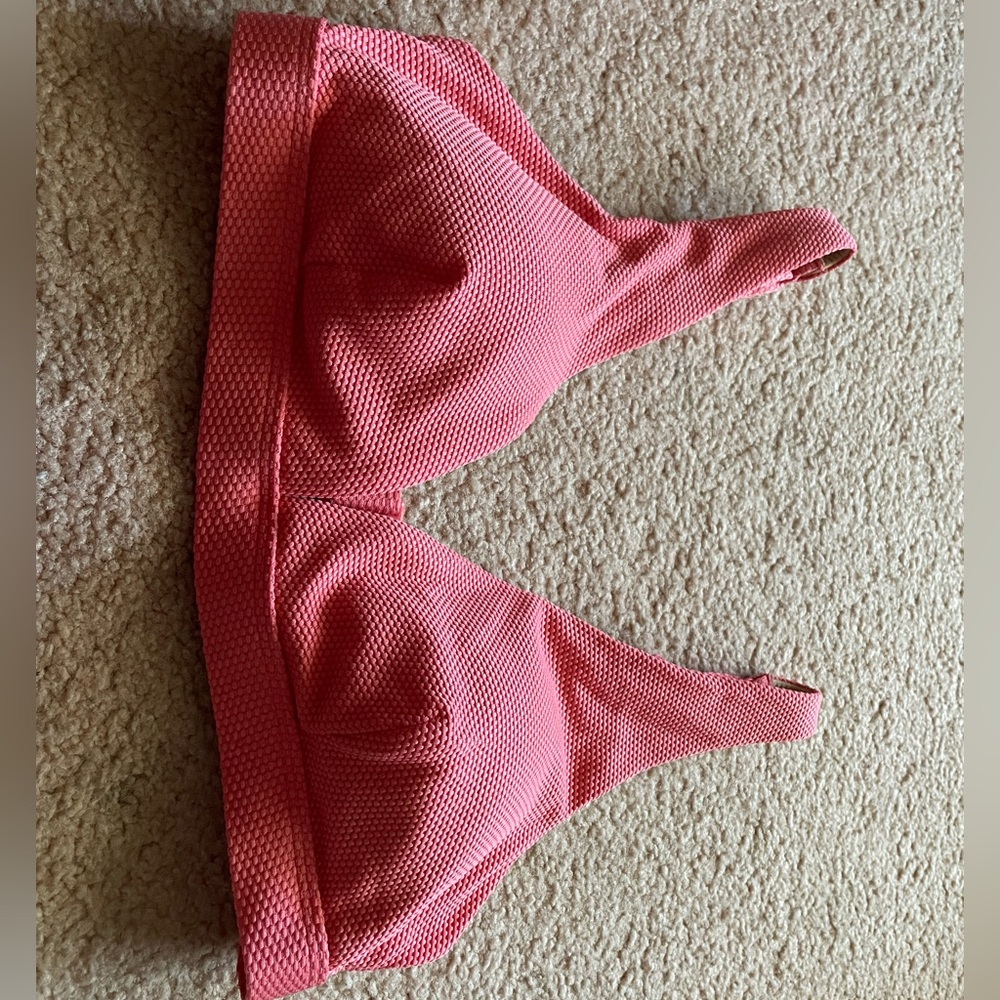 Old navy Classic Plunge Triangle Bikini swimming top(size:36b)